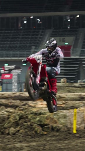 Dominik Olszowy opens the track here in Poland 🇵🇱 #superenduro