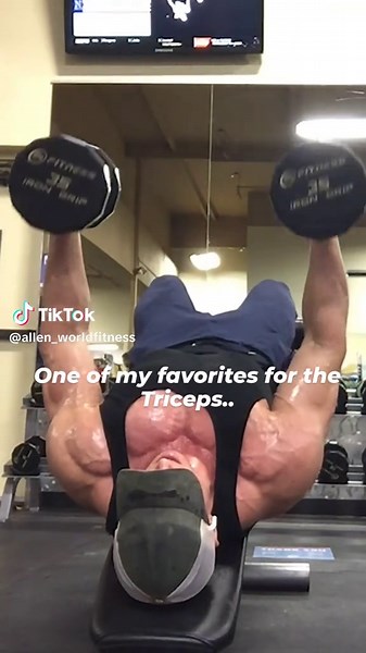 Mastering Decline Dumbbell Extensions for Triceps