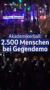 Demo gegen Rechts: Gestern fand in Wien der Akademikerball statt. Kritiker:innen sehen darin ein Treffen Rechtsextremer. An der Gegendemo in der Innenstadt nahmen laut Polizei rund 2.500 Menschen teil: | Zeit im Bild