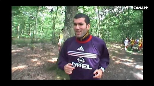 Les Yeux dans les Bleus, 20 ans après. 🇫🇷 Le mythique récit au jour le jour de la fabuleuse épopée de l'Equipe de France 1998 est disponible sur myCANAL > http://bit.ly/2MU7Wj4 #CM2018 | CANAL