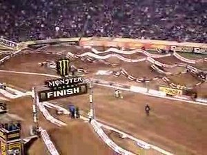 Travis Pastrana Doing First Backflip in Supercross, showing up Chad Reed