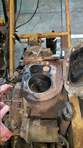 So What Is A Side Valve Engine 🤔 " Flathead " Basic Four Stroke Demonstration 🧐