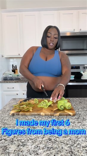 @braidsandbooking on Instagram: "Get your Money mom content schedule TODAY! Click the link to get the same formula I used to generate 6 figures by being a mommy. Instagram link is in bio and Facebook just click here👉🏾https://stan.store/kiaracheney/p/money-mom-content-schedule- after pay and klarna is accepted 🤗"