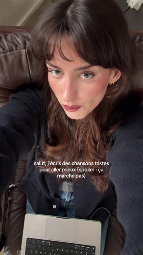 J’fais la chouineuse au piano mais en vrai j’suis très heureuse 💃🤧 #musiquefrancaise#frenchpop#rupture