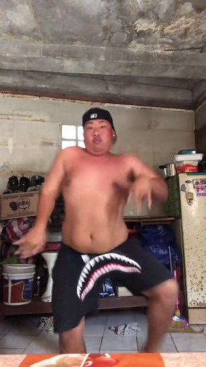 Malungay Pandesal: Bisaya Waifu Fun!