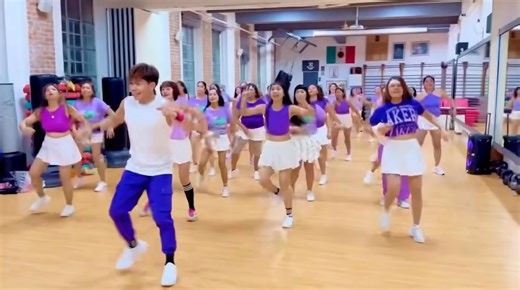 JM Zumba Dance Fitness Workout #paskongpinoy2024 #pasko #zumba #zumbafitness #dancefitness #fitnessmotivation #workout #zumbachoreo #Zumbalove | Just Move Zumba Dance Fitness Milan Italy