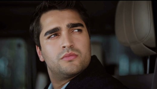 118K views · 3.6K reactions |  Ferit está en una encrucijada… ¿Seguir su felicidad o salvar a su mejor amigo? 勞 Una decisión que cambiará su destino para siempre. ¿Qué harías tú? 樂  Golden Boy — ¡Hoy a las 8:00 p.m.!  #SoloPorEl11 #GoldenBoy #DecisiónFinal #DramaTurco #El11TeConecta #Imperdible | Las Novelas del 11 | Facebook