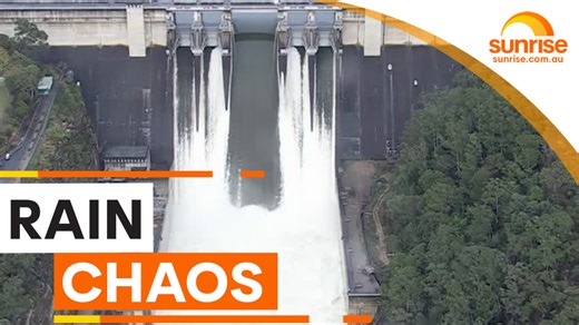 WEEKEND WEATHER ALERT 🌧 Large parts of the East Coast bracing for heavy downpours, as flood warnings are issued for one major city. Your latest forecast, LIVE 🌂 ☀️ Sunrise is streaming now on 7plus ☀️ | Sunrise