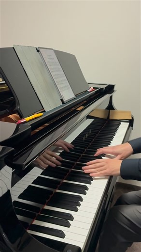 江崎 皓介 on Instagram: "メンデルスゾーン:無言歌集第2巻Op.30より第1曲「瞑想」 Mendelssohn:Song without words Op.30 no.1 E flat Major #メンデルスゾーン #無言歌集 #クラシックピアノ #ピアニスト #mendelssohnsongwithoutwords"