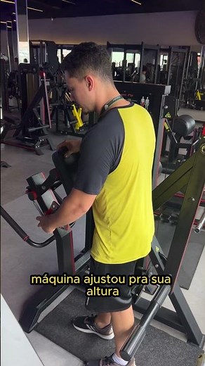 Gluteo em Pé Máquina
