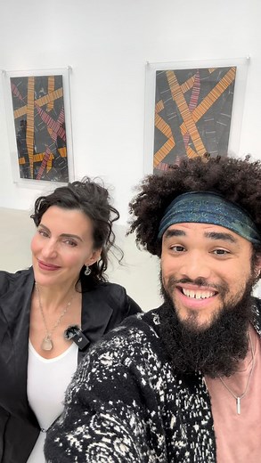 Red Pyramid by Stanislav Libenský and Jaroslava Brychtová is more than just a striking sculpture—it’s a masterpiece of color science in glass. In Part 1 of our series with @tylerthrasherart, we explore how colors coexist and change within this cast-glass work, why achieving the perfect hue in their glass is a precise art, color symbolism and the mesmorizing ways blending glass, light and our own movement alters the colors we see in this artwork. 👀🔺 Join Tyler and our Assistant Curator Amy J. H