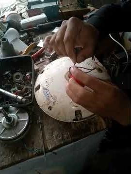 Ceiling fan capacitor connection