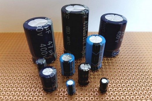 Associação de capacitores: tipos, fórmulas e exercícios - Brasil Escola