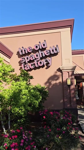 The old spaghetti factory review #oldspaghettifactory #pasta pasta