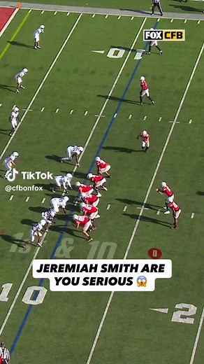 We're continuing our top 10 moments of the CFB season 👏 Coming in at No. 9️⃣- @ohiostatefb's Jermiah Smith1 made this INSANE catch vs Penn State 😧🔥 #cfb #cfp #ohiostate #buckeyes #jeremiahsmith