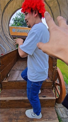 Uncle Flog disappears on the royal carriage #trendingshorts