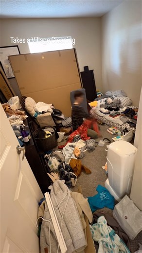 I am not “Trying to Normalize being Messy” … this just IS normal. A LOT of people’s normal. Because you don’t understand that does not make it wrong 🤷🏻‍♀️. Mess is neutral, this individual is beautiful inside and out regardless of what the state of their home is. ✨❤️ I’m just happy to make them feel better and more at ease with the weight of work, life, motherhood and so on. 2-hour free cleanings thanks to your support. #housekeeper #family #beforeandafter #cleaningmotivation #timelapse #lazy 