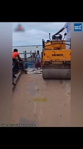262K views · 1.9K reactions | Road roller adalah alat berat yang...