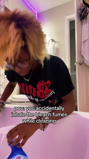 Accidentally Inhaling Bleach Fumes: Risks and Precautions