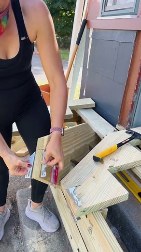 PORCH STEPS MAKEOVER - front porch stairs over concrete steps #diy #homerenovation #diyprojects