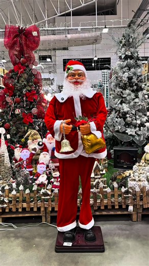 26K views · 102 reactions | ¡Así suena la felicidad navideña!  Estos adorables Santas musicales traen la magia de la Navidad directamente a tu hogar ✨ #Navidad2025 #SantaClaus #DecoracionNavideña #Ofertas #Mayoristas #SanPedroSula #SupertiendasXtra | Supertiendas XTRA | Facebook