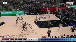 Victor Wembanyama signe un double-double, les San Antonio Spurs enchaînent face à Toronto