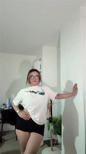 jen𐙚⋆°｡⋆ (@jenromanoo)’s videos with Bad Girls Like You - Tobii