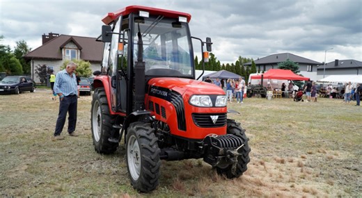 10-letni Foton 504 z przebiegiem 184 mth - Maszyny rolnicze