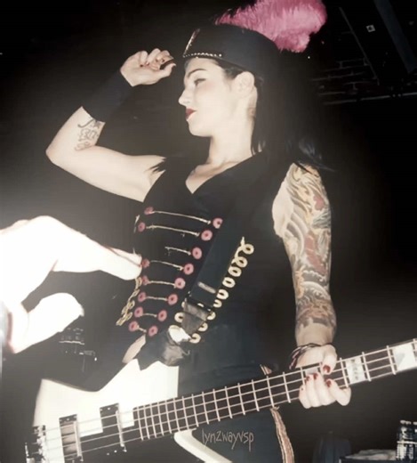#LYNZ | everyone using the korn font but nobody editing her to korn #msi#mindlessselfindulgence#lynzway#lynzwayedit