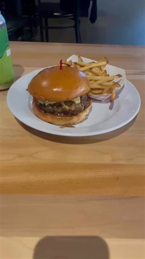 Our next burger of the week is here! We’re getting into the thanksgiving spirit so you know we had to incorporate it the only way we know how! In between 2 burger buns. Until next Wednesday 11/12 we’re bringing you THE Mash-terpiece! We start with our famous char-grilled patty. It is then topped with mashed potatoes, corn, and Colby cheese. Served over a carrot and pea puree, crowned with crispy onions and a beef gravy drizzle. Don’t forget to pair it with the special release from The Veil, a we