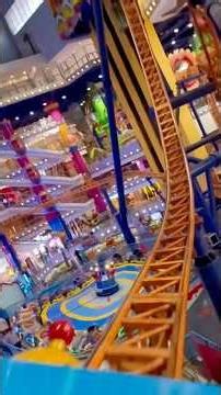 クアラルンプールのショッピングモールを駆け抜けるジェットコースター！ Supersonic Odyssey / Berjaya Times Square Theme Park (マレーシア)