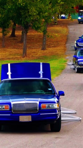 1996 Lincoln Town Car 😎 #Atx #Blue #Line #Slabs #Texas | Lincoln Town Car