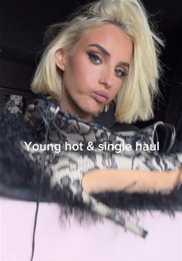 90% consignment | Consignment Store