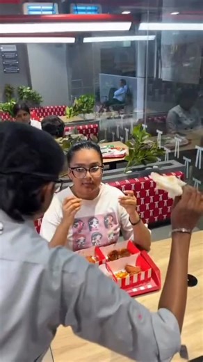 KFC India on Instagram: "If you’re wiping, you’re doing the KFC Dunked Range wrong (Kfc, kfc India, New launch, Dunked) #KFCIndia #newlaunch #staysaucy #getdunked #dunked"