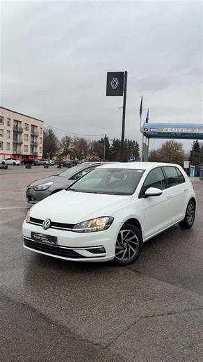 Garage Central Dugrillon 🏎️🤍🇩🇪 Volkswagen Golf VII 1.4 TSI 125 Sound DSG #volkswagen #golf #vwgolf régulateur de vitesse adaptatif - Caméra de recul - Edition Sound - Android auto / Apple CarPlay - Climatisation auto bizones - rétroviseurs ext électrique et rabat dégivrants - roue de secours