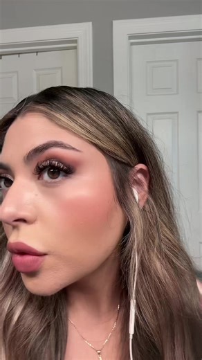 Lash Cluster Tutorial: Perfect Your Eyelashes!