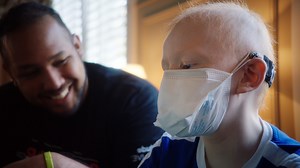 Anna Maree Manciet is a pro gamer playing Minecraft to raise money for cancer research. This Great Big Story is by Alienware. #GamingForGood | Great Big Story