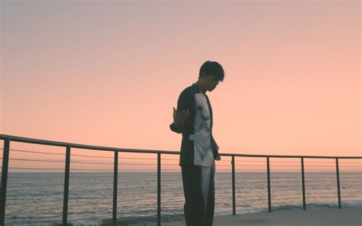 Anson Kong 江𤒹生《Blue Monkey》Official Music Video