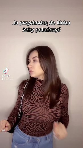 Expressive Poses and Movements in Fashion Video