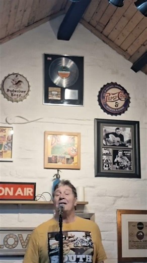 HANK WILLIAMS 🎸 WHY DON'T YOU ❤️ME LIKE U USED TO DO ?@ BAR ROOM ORIGINALS ( COVER VERSIONS)