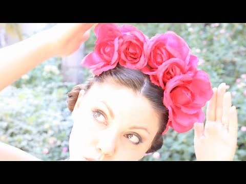 DIY Floral Crown inspired by Frida, ThreadBanger How-to