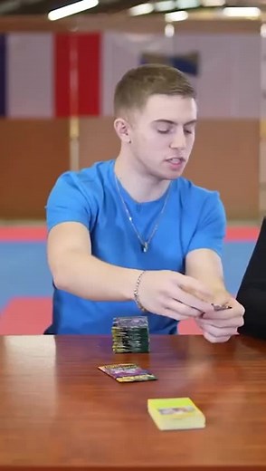 Désolé @michou_yt 🤣🤣🤣On a sorti une vidéo ouvertures de boosters Pokémon sur notre chaîne allez voir ça on s’est régalé !! @michou_yt
