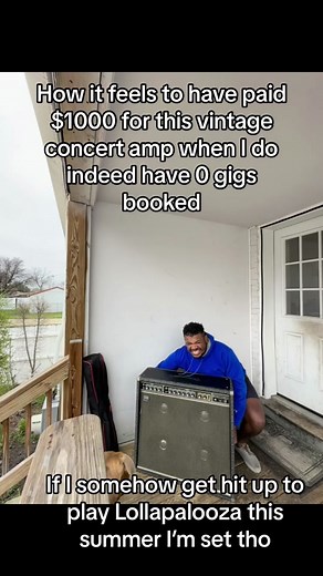 So it’s no joke I finally got one of these Roland Jazz Chorus 4x10 amps from a guy in Nashville and the chorus / vibrato / reverb / are not working, technically they guy never mentioned it and I never asked..I only asked if the amp is working and he said yes so I bought it. These amps are known for the powerful clean tones and one of a kind stereo chorus that makes the amp sound 3D #roland #vintageguitar #vintageamp #lollapalooza