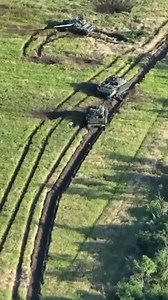 🔥 🔥 Abandoned American infantry fighting vehicles M2A2 Bradley ODS-SA with dynamic protection BRAT in the Orekhov direction. Behind is an abandoned captured T-72B3, previously captured from the RF Armed Forces. The result of the work of the 70th regiment of the 42nd motorized rifle division. | Товарищ - Tovarisch