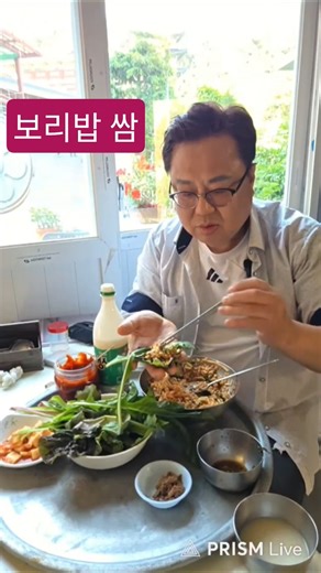 보리밥을 쌈으로 싸먹는 남자~ #보리밥 #쌈채소 #막걸리 #상추 #food #맛집 #mukbang #구독과좋아요 #shorts