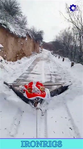 The hidden physics behind why this V-shaped wooden plow is better than a motorized blower #skills 🧠