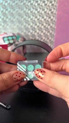 Mini Makeup: Create Your Own Mini Verse!