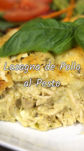Lasagna de Pollo al Pesto al estilo de la Misi. Puedes ver el video original donde te muestro todos los ingredientes con sus cantidades y el proceso paso a paso para preparar esta deliciosa lasagna en el siguiente enlace: https://fb.watch/knXUgbg_Q_/ | La Misi en la Cocina