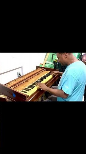 Playing An Out Of Tune Square Spinet #piano #outoftune #tune #tuning #pianist #musician #music