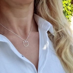 New cute tiny cat necklace 😻🐈 for cat ladies😻 or girls. Any cat ladies here? https://www.etsy.com/Capricesdalina/listing/1109516681 #catnecklace #catjewelry #catladynecklace #catlovernecklace #catmomgifts #catlovergiftwomen #luckycatnecklace #cutecatpendant #gifsforcatlover #personalized #catlovergifts #kittycatpendant #catnecklacegirls #giftsforchristmas #giftsforgirls | Caprices d'Alina